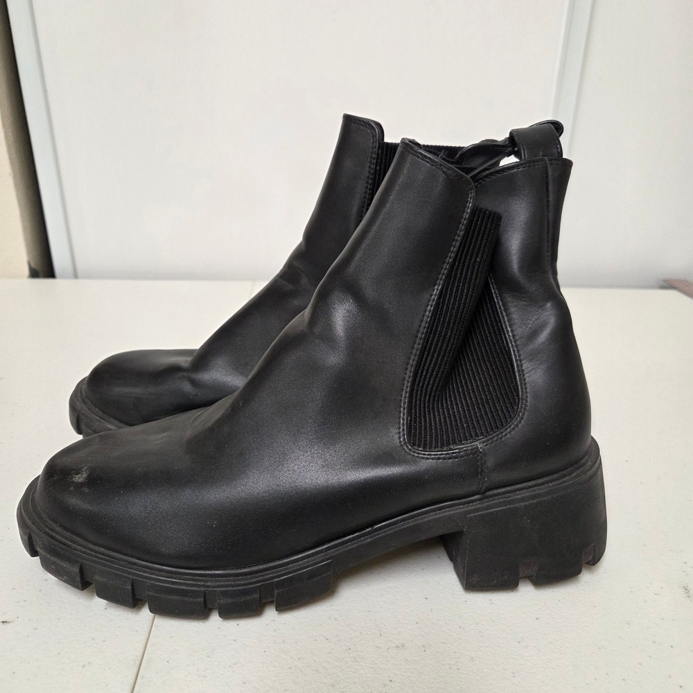 Steve Madden Womens Black Chunky Lug Sole Chelsea Boots Size 11 Platform